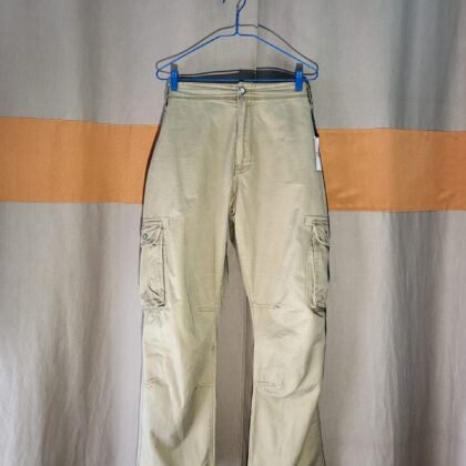 Adjustable sides trousers