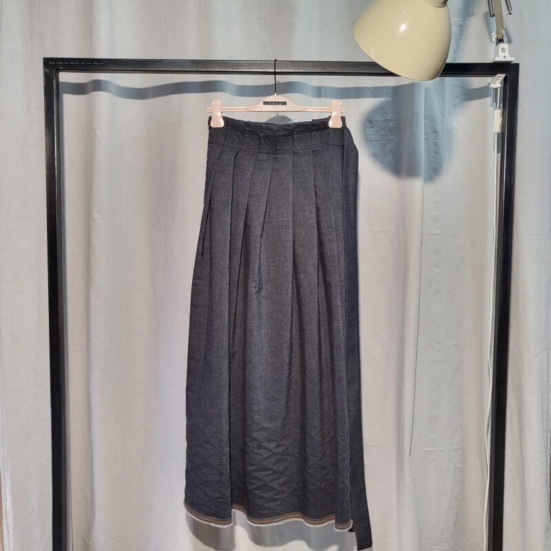 Genderless Wallet fit plissé skirt