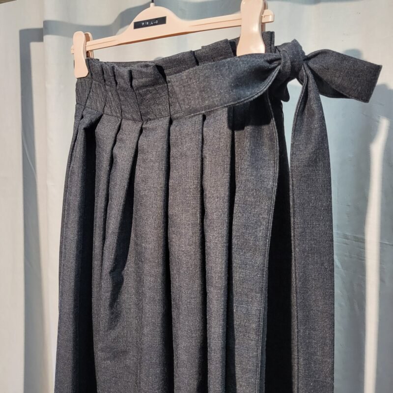 Genderless Wallet fit plissé skirt