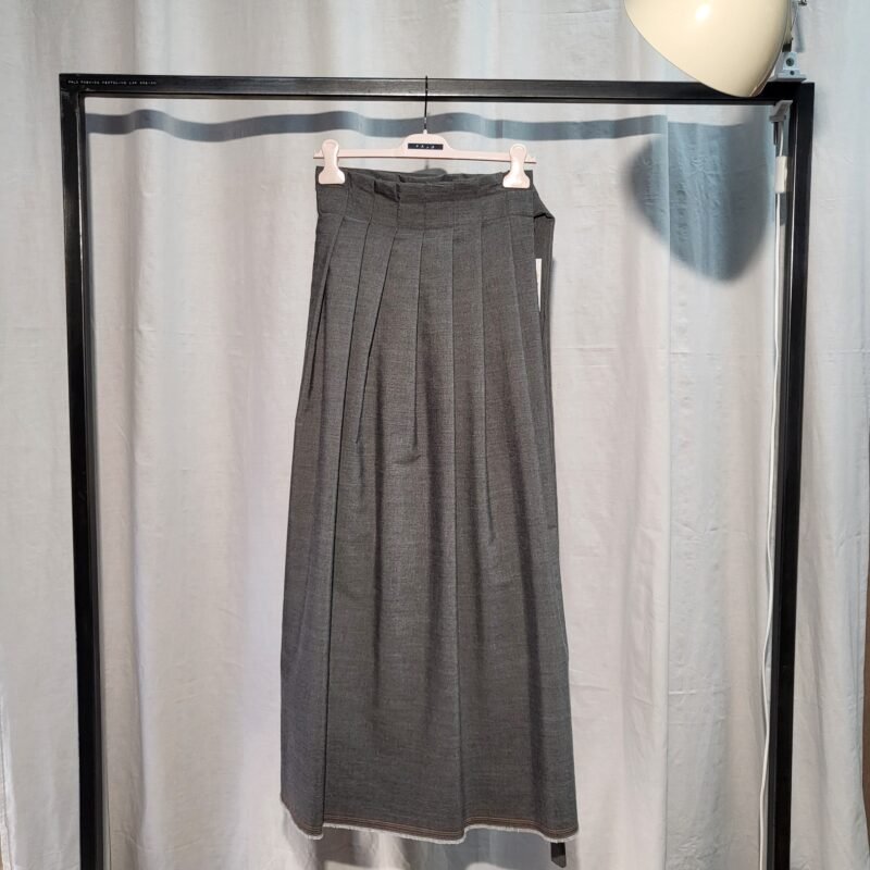 Genderless Wallet fit plissé skirt