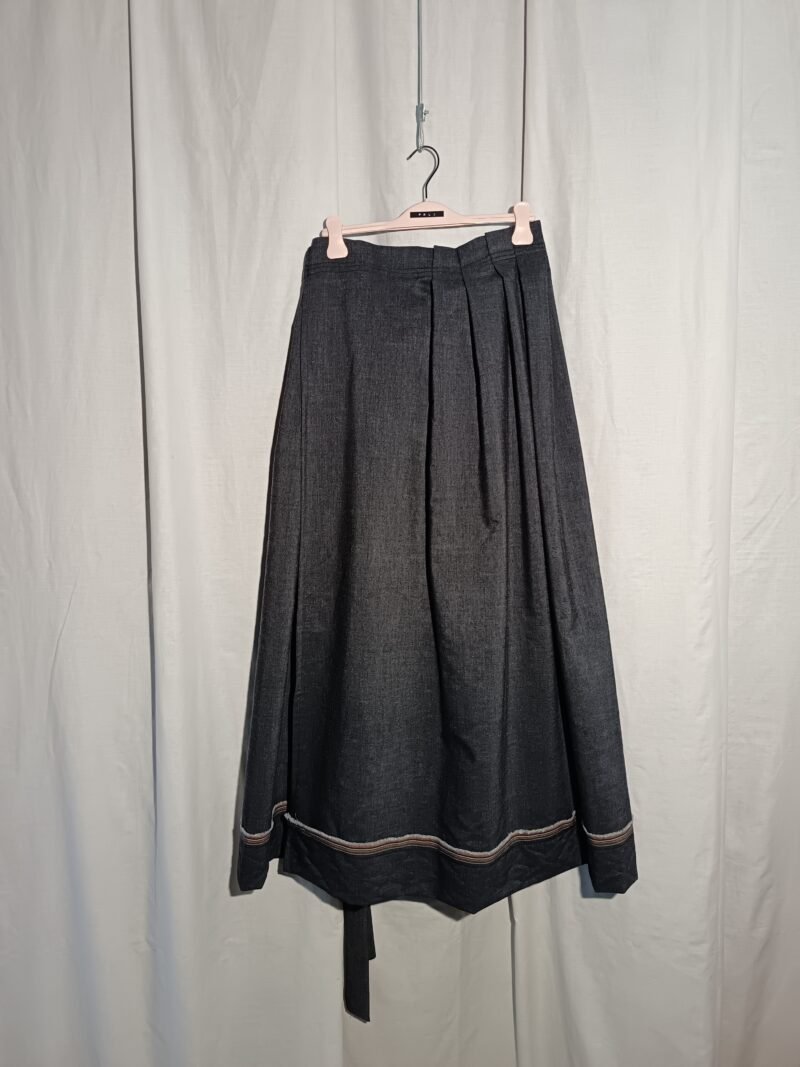 Genderless Wallet fit plissé skirt