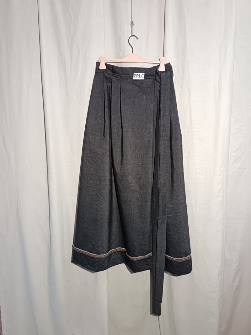 Genderless Wallet fit plissé skirt